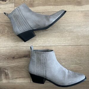 Abound Women’s Cora Fab Croc Embossed ankle boots 7.5 Grey